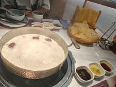 -洪氏嗨捞·广东猪肚鸡·椰子鸡火锅(西咸万象城店)