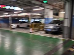 -徐汇日月光地下停车场