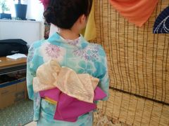 -东京都浅草樱花和服租赁店