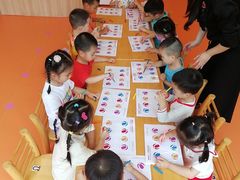 -小门牙好性格托育(北外滩中心)