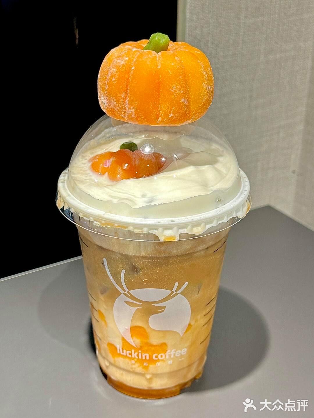周末享受一杯万圣节🎃瑞幸