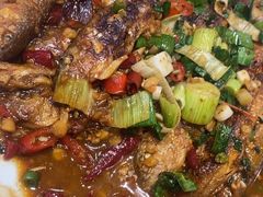 红烧小杂鱼-味庄徽菜