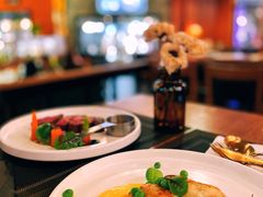 香煎龙利鱼配番茄莎莎-FUTURE BAR(岭南天地店)