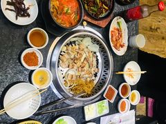 -草家酱蟹炭火烤肉店(珲春南路一店)