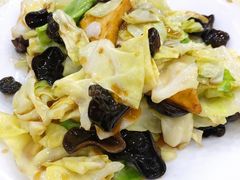 豆腐木耳圆白菜-奥华餐厅·老张记(台基厂店)