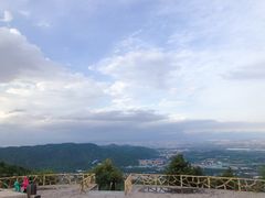 -鬼笑石后山停车场