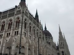 -多瑙河畔鞋履雕塑