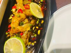 -曼听小寨海鲜烧烤·大连辣炒大王(盖州街店)
