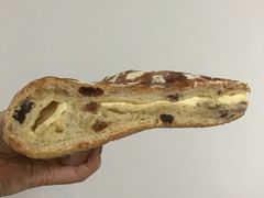法式忌廉芝士包-欧式面包坊(青岛万象城店)