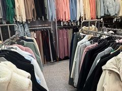 -YONEX苗江运动城(源深店)