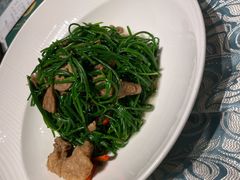 沙葱炒羊肉-巴扎美食·新疆菜·西域歌舞表演餐厅(新疆大厦店)