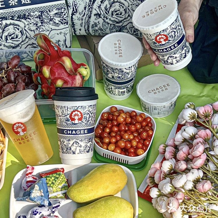 带上霸王茶姬去野营‼️低脂低卡的奶茶我看谁不冲