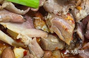 Fermented Pork Trotter with Soybeans and Corn
