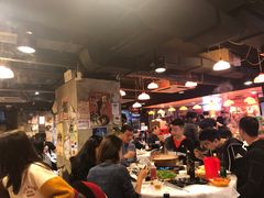 大堂-鲜入围煮花胶鸡海鲜火锅