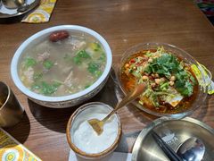 -盾亚新疆餐厅(松江万达广场店)