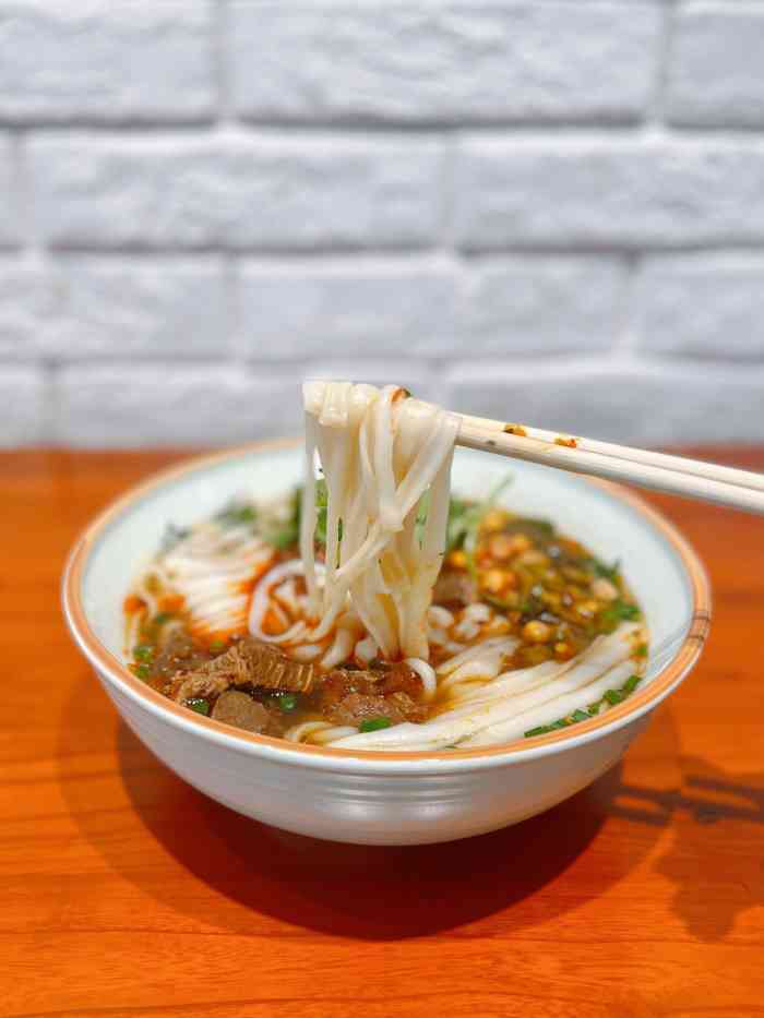 原生煨码粉(江汉大学店)-"经过的时候就发现排队在～ 味道不错,算.