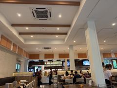 -Chom Cafe and Restaurant