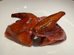 玻璃脆皮香茅石歧乳鸽-炳胜私厨(万象前海店)