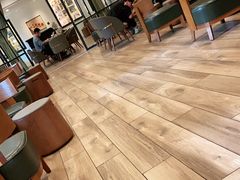 大堂-星巴克臻选(广州沙面店)