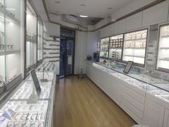 -翰佐蔡司小乐圆·依视路星趣控·暴龙眼镜折扣店