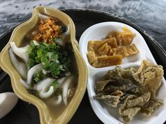 紫菜汤鱼皮饺拼水菱角-老西关濑粉(文明路店)