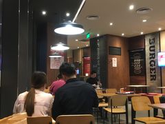大堂-汉堡王(徐汇绿地缤纷店)