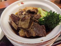 新竹牛腩煲-贯一台湾牛肉面(八一七中路店)