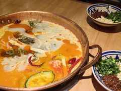 -洱火云南酸菜牛肉火锅(石景山当代商城店)
