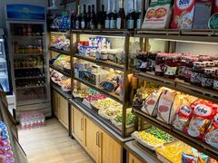 面包甜点陈列柜-玛尔哈巴·塔塔尔糕点(华侨小区店)