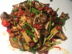 -费大厨辣椒炒肉(高铁吾悦广场店)