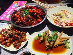 -巴厘龙虾·榜首油焖大虾(音乐学院·沿江酒馆店)