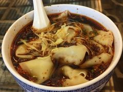 红汤辣馄饨-笑来喜馄饨小笼工坊店(湖滨街店)