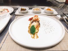 -鞍山大白鲨美食酒店