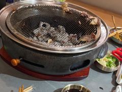 -围炉肉舍•炭烤活鳗•丹东海鲜烤肉(步行街店)