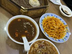 羊肉灌汤小笼包-西安贾三灌汤包·回坊小吃·清真炒菜(北院门总店)