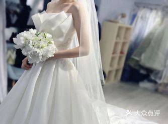 最后，祝大家和我一样都能抱️满意的婚纱归