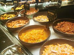 自助取餐区-钱小奴海鲜自助黑金店(杭州滨江龙湖店)