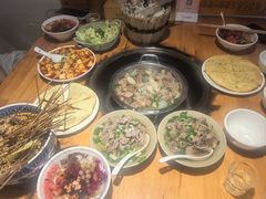 -大众跷脚牛肉馆·非遗传承单位(峨眉山店)