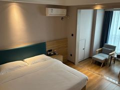 -墨客悦庭酒店(长沙麓谷涉外经济学院店)