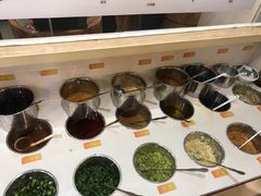 自助调料区-三头牛·潮汕牛肉生蚝火锅 (夏湾店)