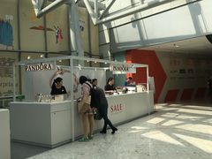 店内环境-东荟城名店仓