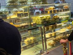 面包甜点陈列柜-白玉兰食品甜凤店(合生汇店)