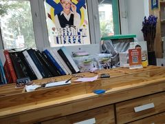 -豪门视光·星趣控·蔡司依视路眼镜代理商(中央大街店)