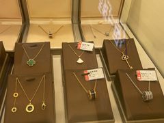 -恒一珠宝·回收黄金钻石奢侈品(灵岩南路店)