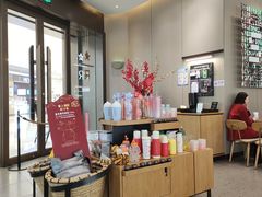 -星巴克臻选(深圳龙华红山天虹店)