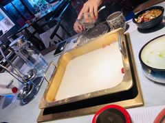 -尚尚仙·酸汤猪手·猪肚鸡火锅(华联万柳购物中心店)