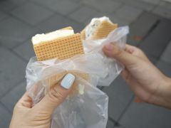 -詹爷爷乌节路街头冰淇淋
