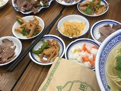 -陇兴楼兰州拉面(西安咸阳国际机场店)
