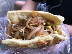 锅盔夹凉粉-小陈方酥锅盔(古城总店)