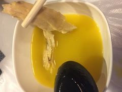 -鲜入围煮花胶鸡海鲜火锅